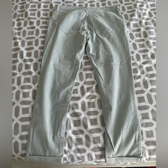 Gap girlfriend style jeans - Picture 2 of 4